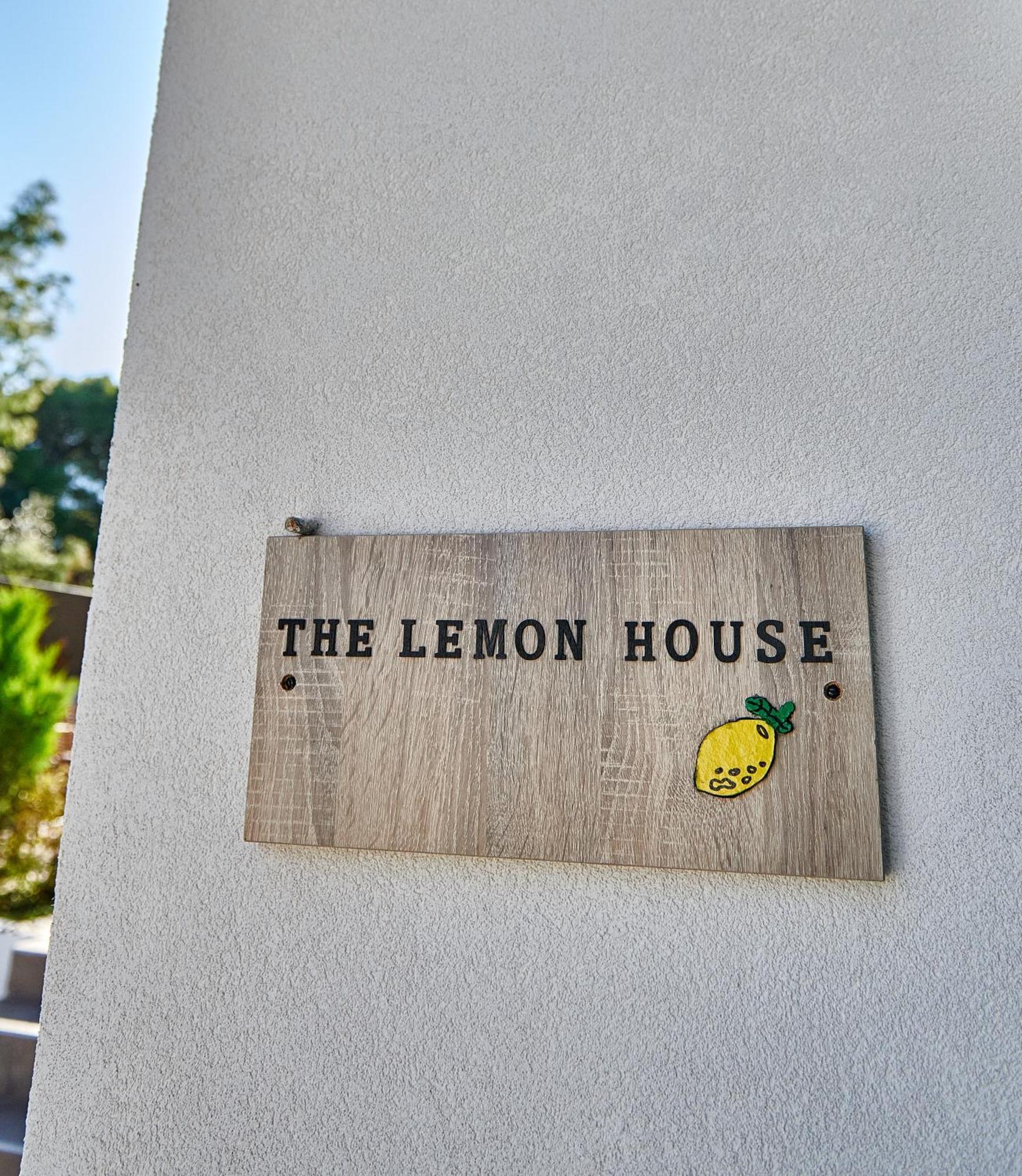 The Lemon House Apartment อาร์เตมีดา ภายนอก รูปภาพ